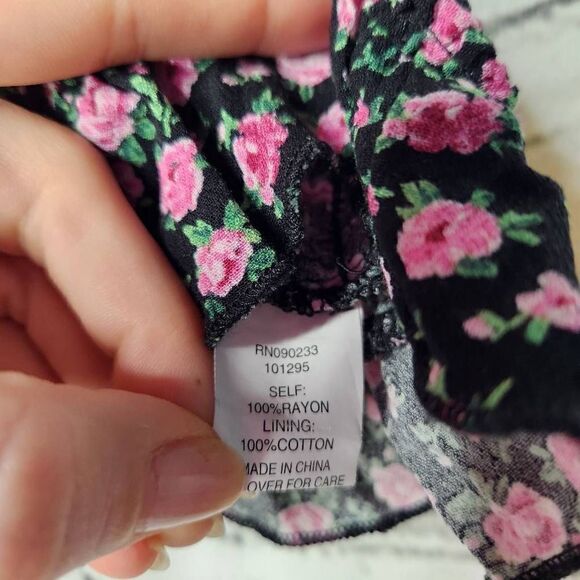 Lottie Moss Floral Ruffle Hem Adjustable Strap Smocked Tank Top Cropped Large - Picture 11 of 13